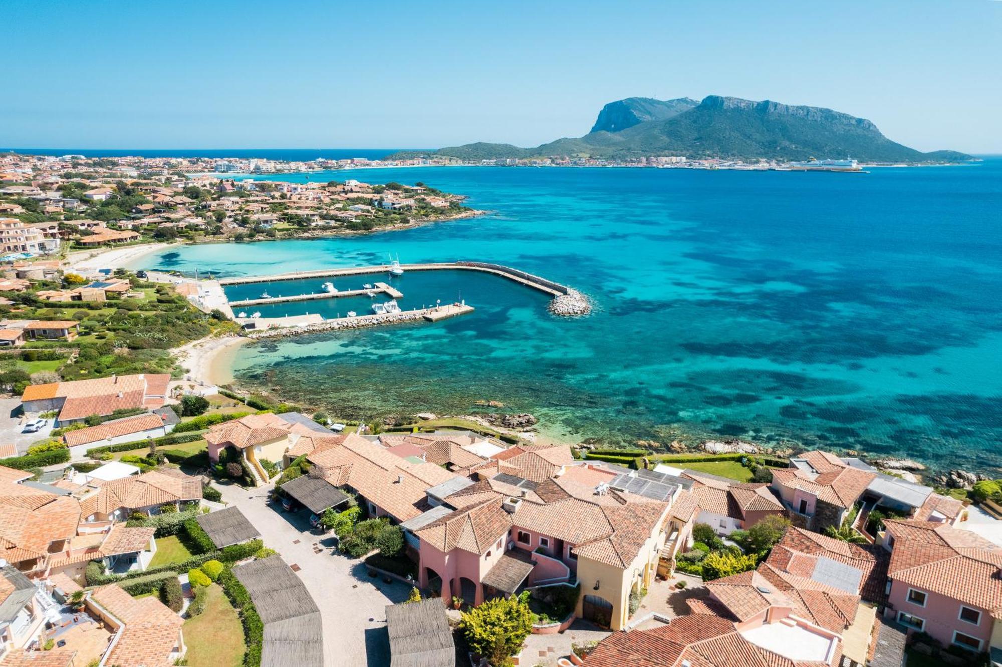 S'Abba Seafront Apartments - Your House In Sardinia Голфо Аранчи Екстериор снимка