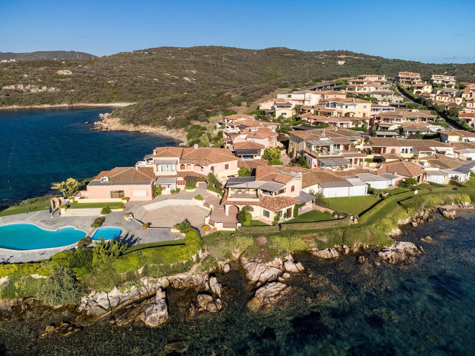 S'Abba Seafront Apartments - Your House In Sardinia Голфо Аранчи Екстериор снимка