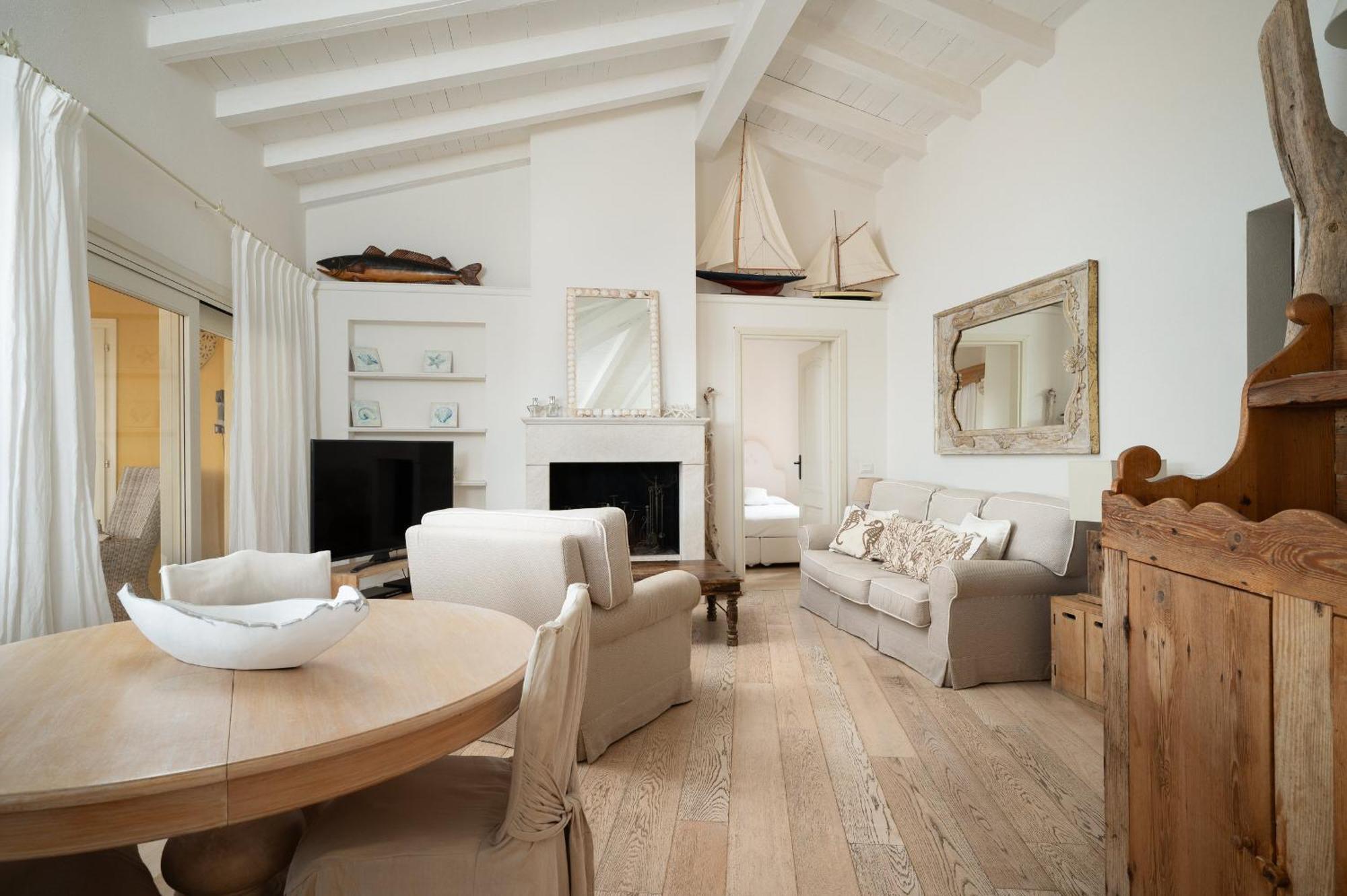 S'Abba Seafront Apartments - Your House In Sardinia Голфо Аранчи Екстериор снимка
