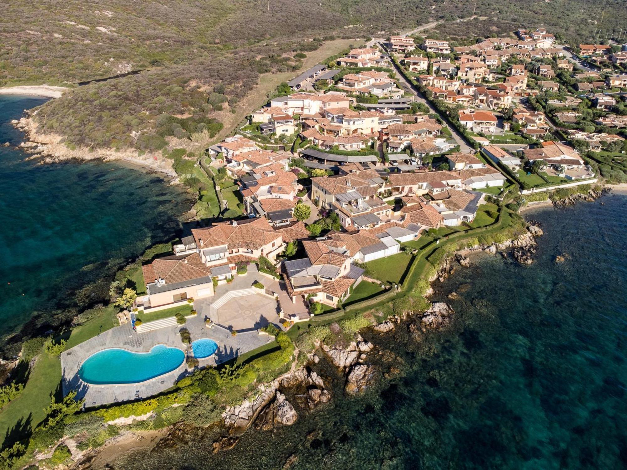 S'Abba Seafront Apartments - Your House In Sardinia Голфо Аранчи Екстериор снимка