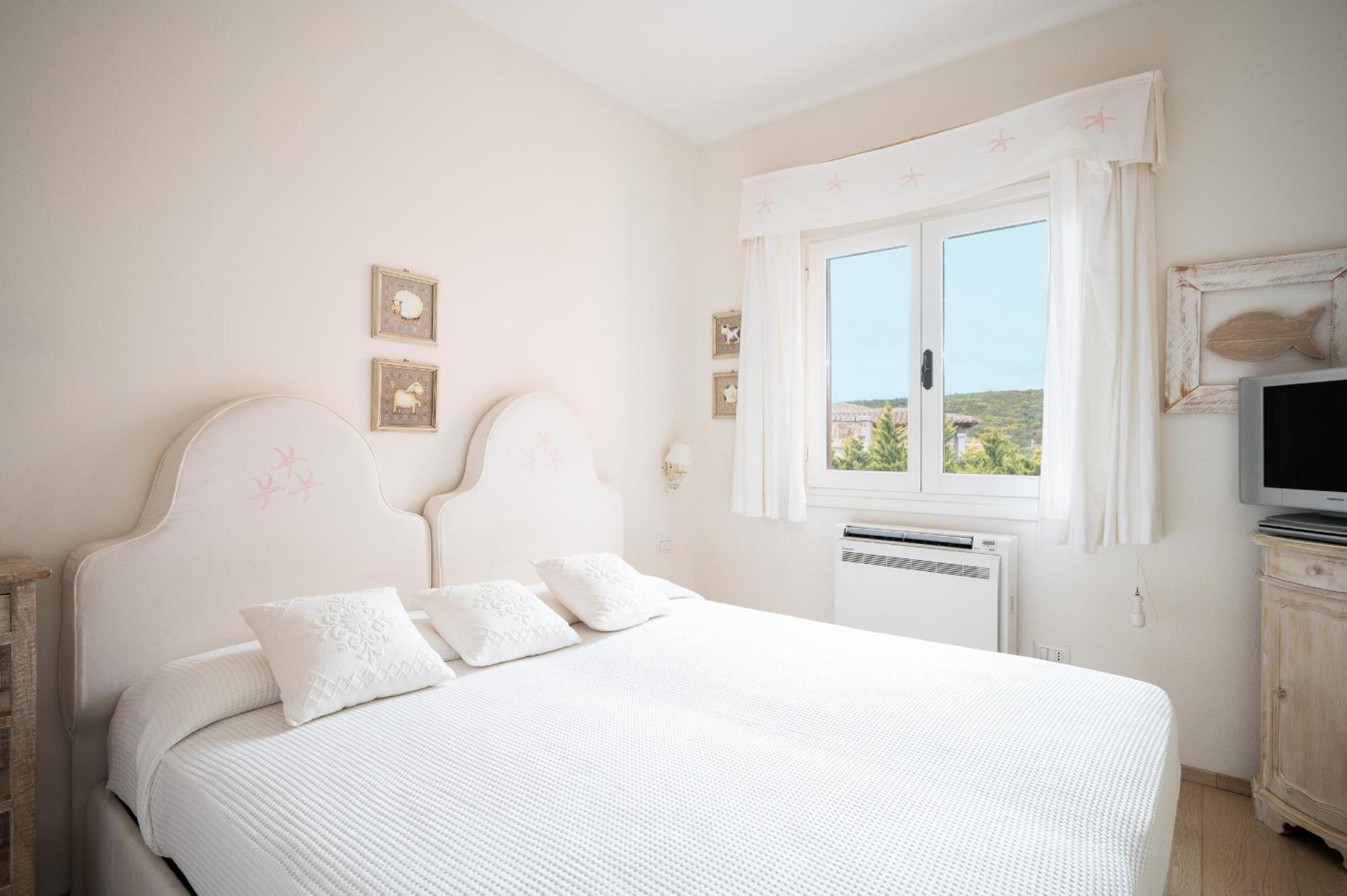 S'Abba Seafront Apartments - Your House In Sardinia Голфо Аранчи Екстериор снимка