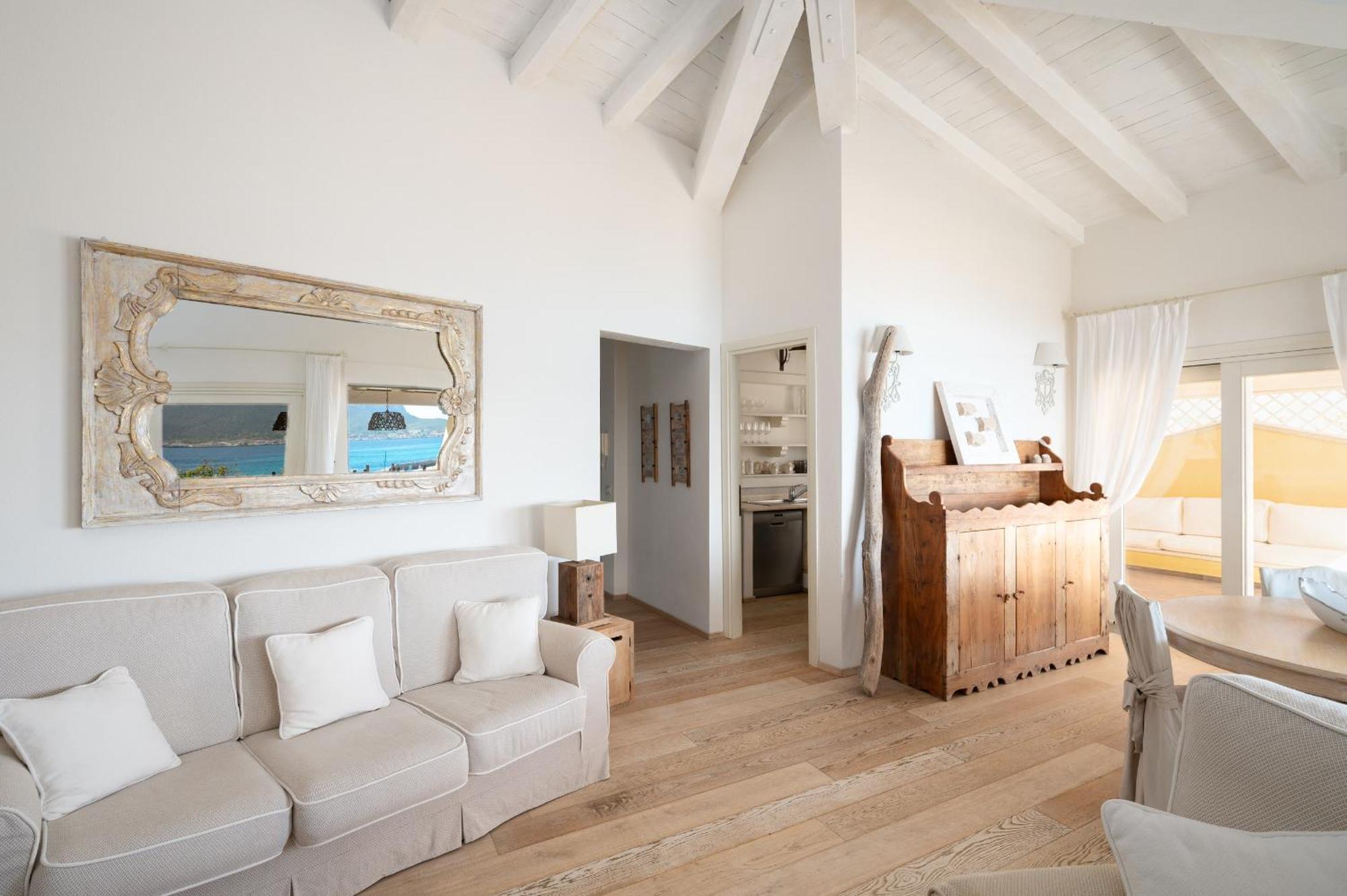 S'Abba Seafront Apartments - Your House In Sardinia Голфо Аранчи Екстериор снимка