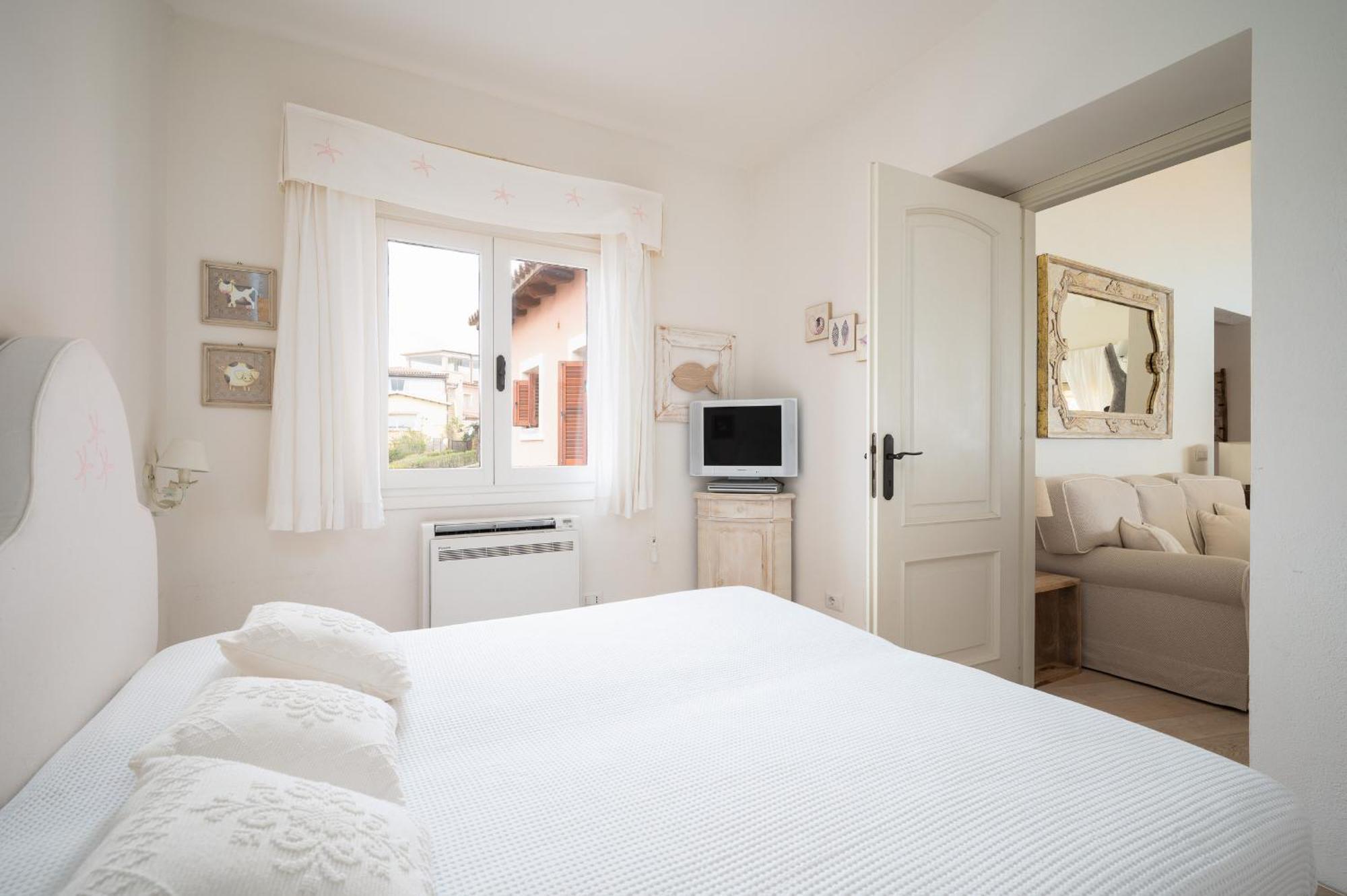 S'Abba Seafront Apartments - Your House In Sardinia Голфо Аранчи Екстериор снимка