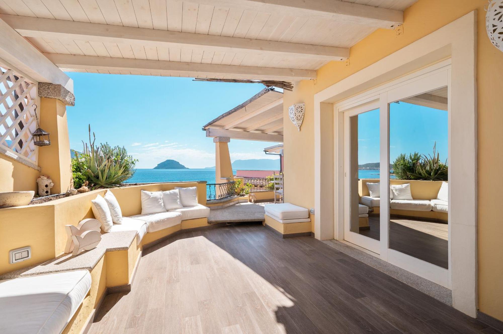 S'Abba Seafront Apartments - Your House In Sardinia Голфо Аранчи Екстериор снимка