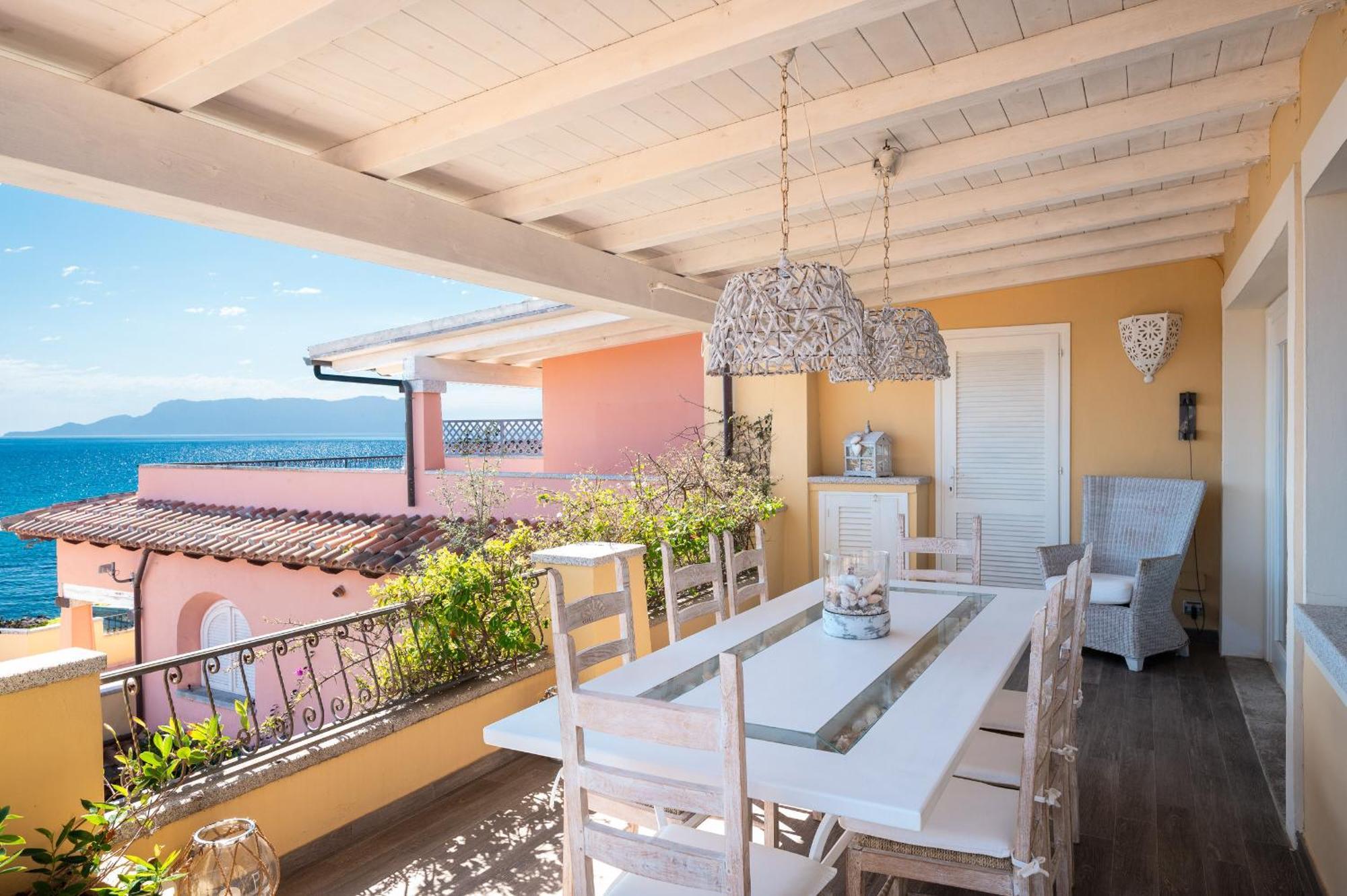 S'Abba Seafront Apartments - Your House In Sardinia Голфо Аранчи Екстериор снимка