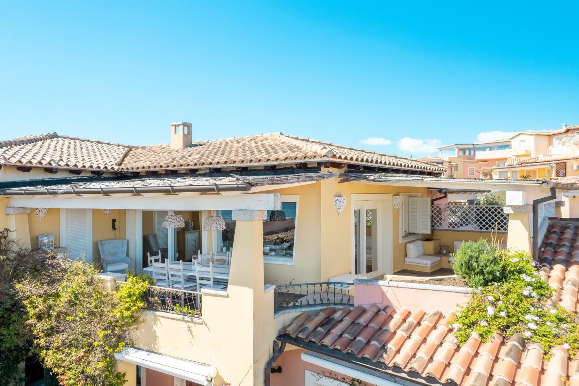 S'Abba Seafront Apartments - Your House In Sardinia Голфо Аранчи Екстериор снимка