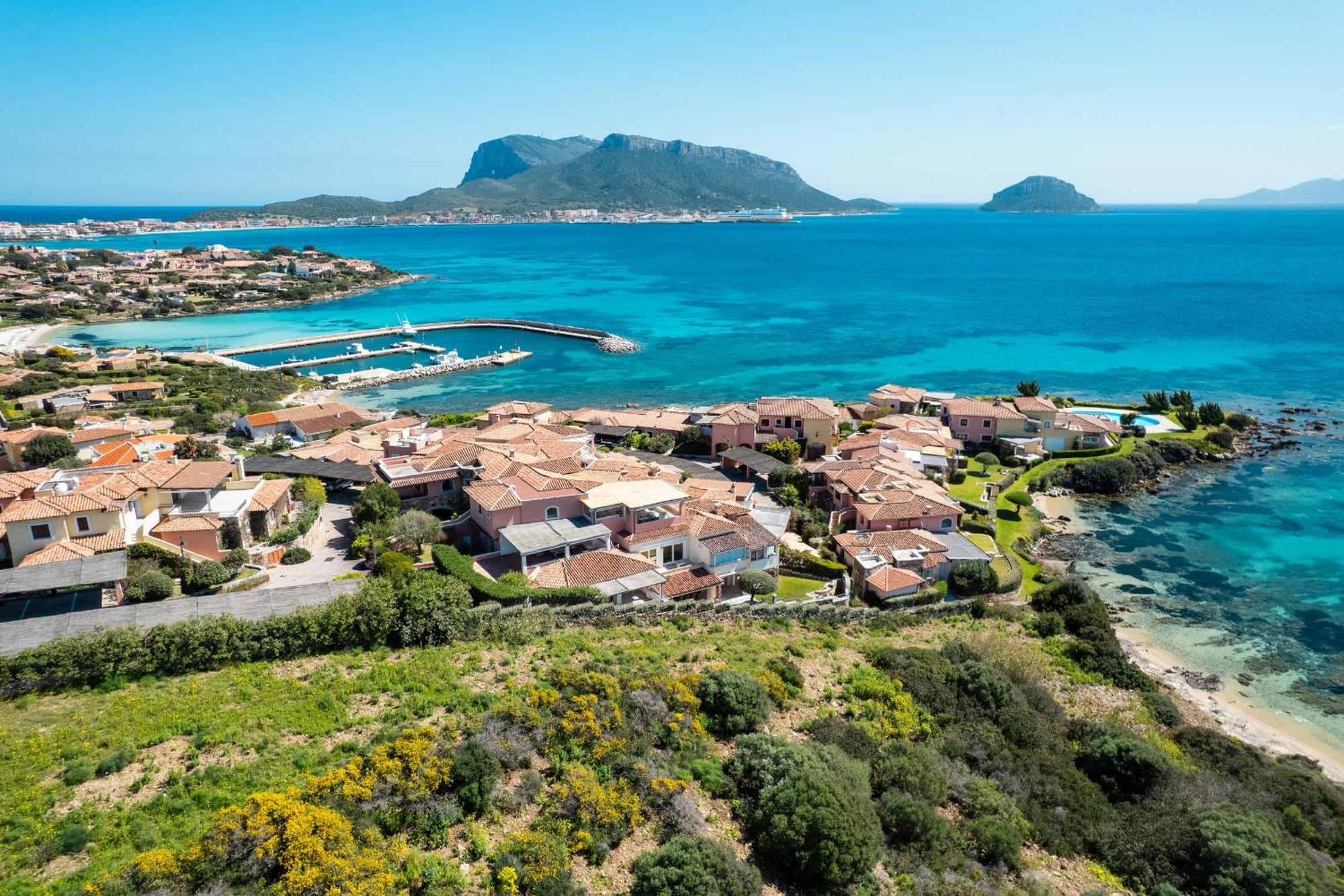 S'Abba Seafront Apartments - Your House In Sardinia Голфо Аранчи Екстериор снимка